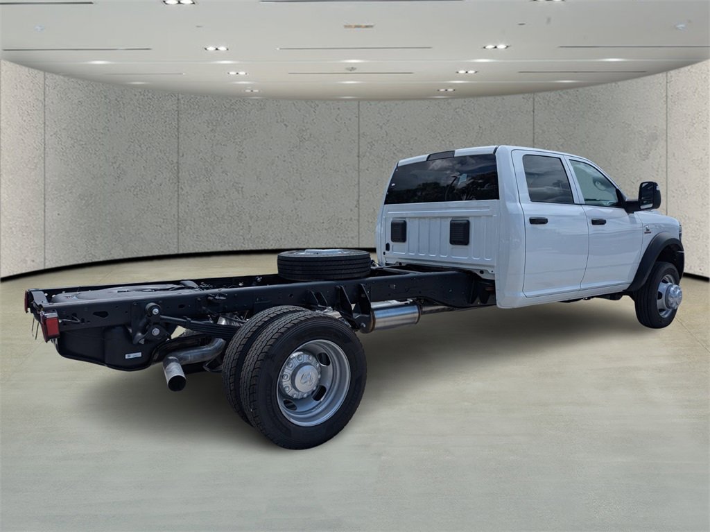 2025 Ram 5500 Tradesman photo 4