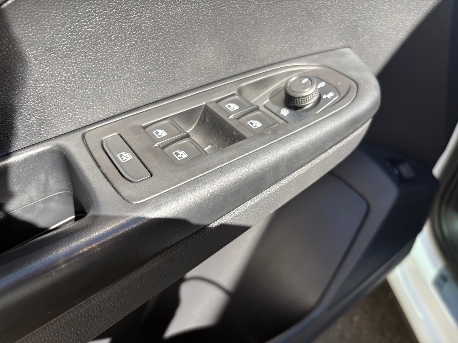 2022 Volkswagen Taos SE photo 26