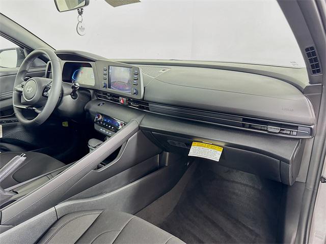 2025 Hyundai Elantra SEL Sport photo 34