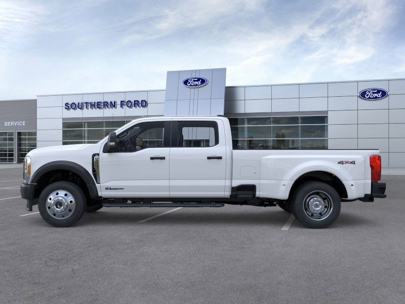 2026 Ford F-450 photo 2