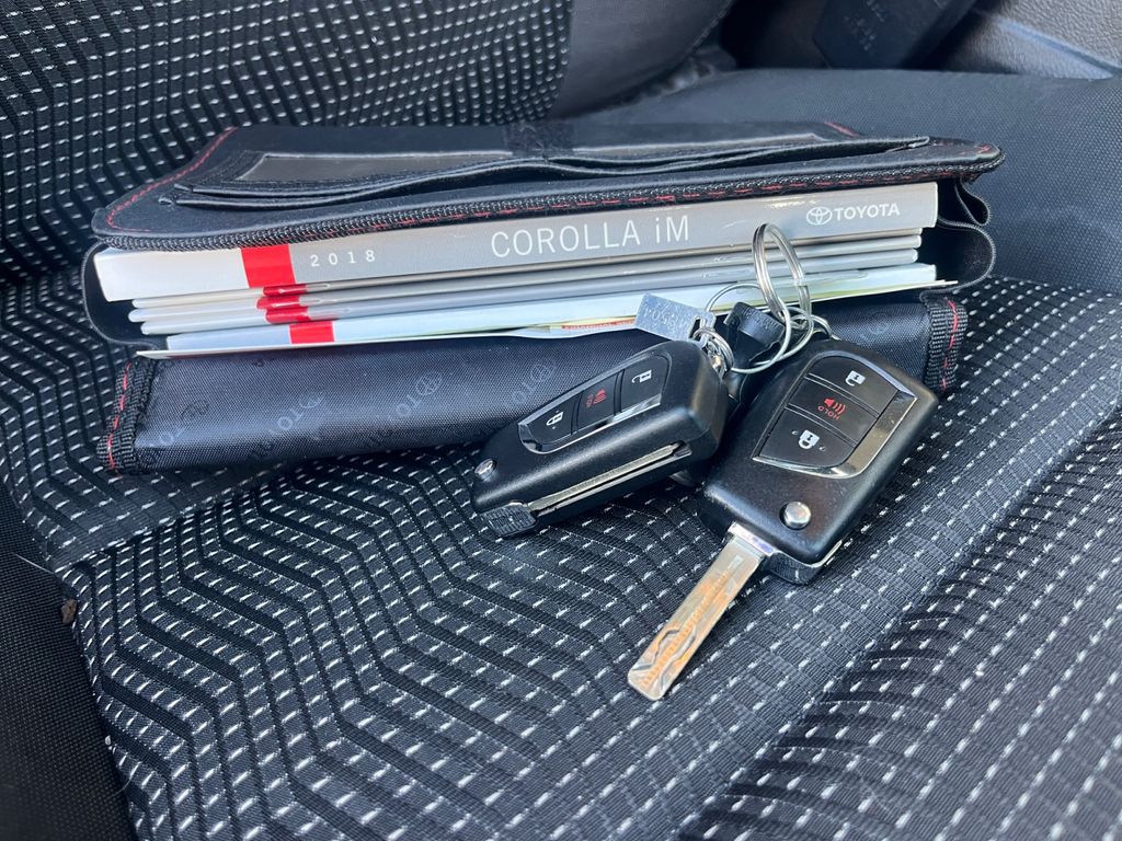 2018 Toyota Corolla iM Base photo 24