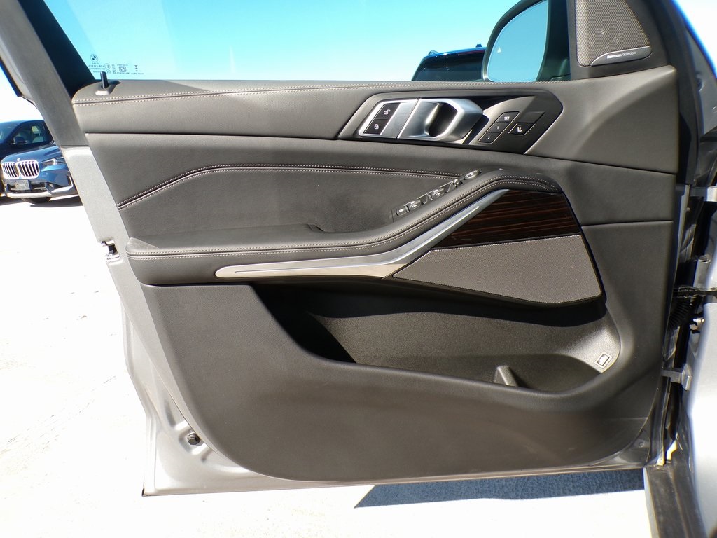 2025 Bmw X5 xDrive50e photo 12