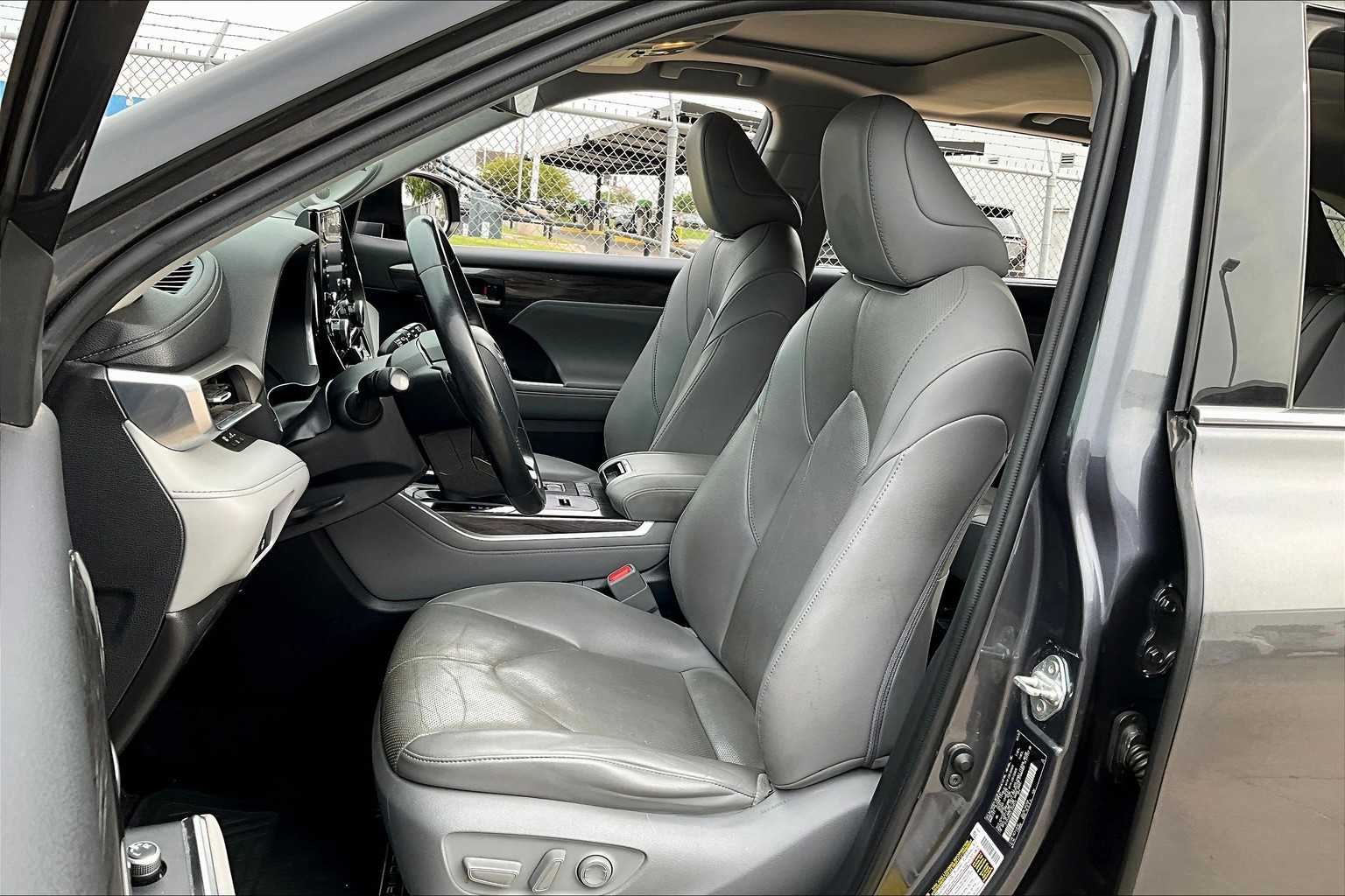 2020 Toyota Highlander Limited photo 7