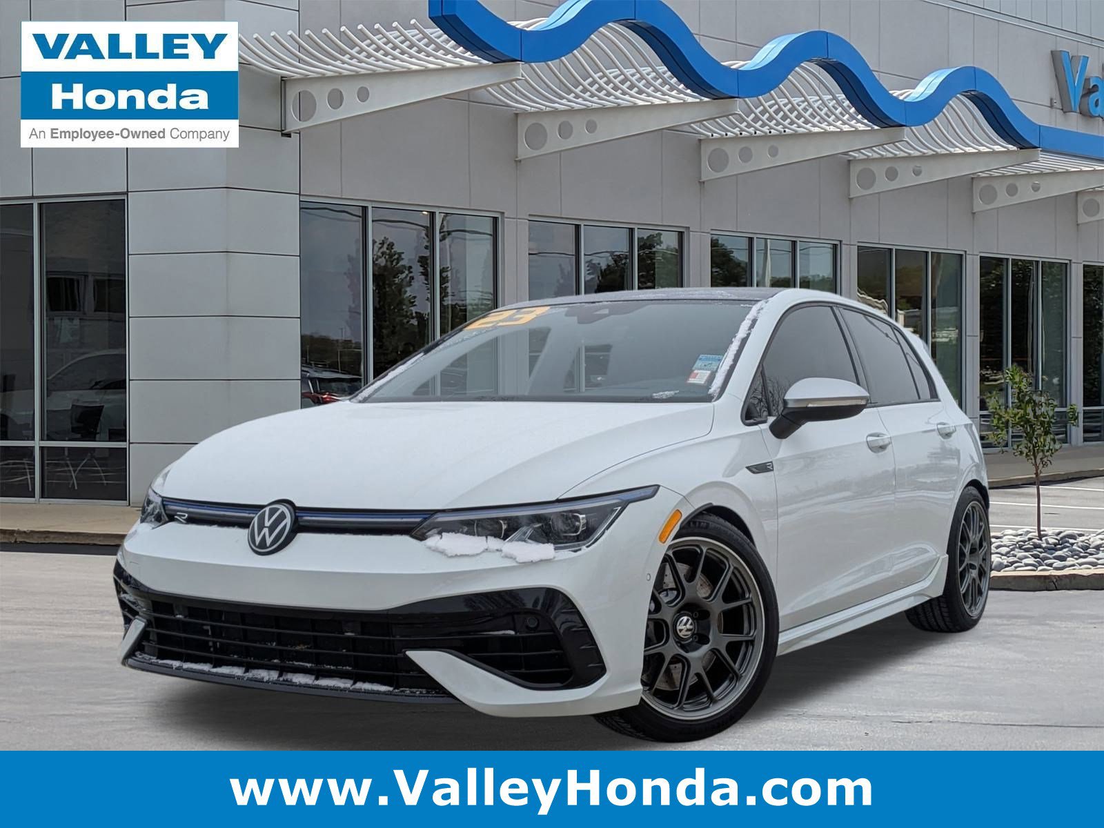 2023 Volkswagen Golf R R's photo