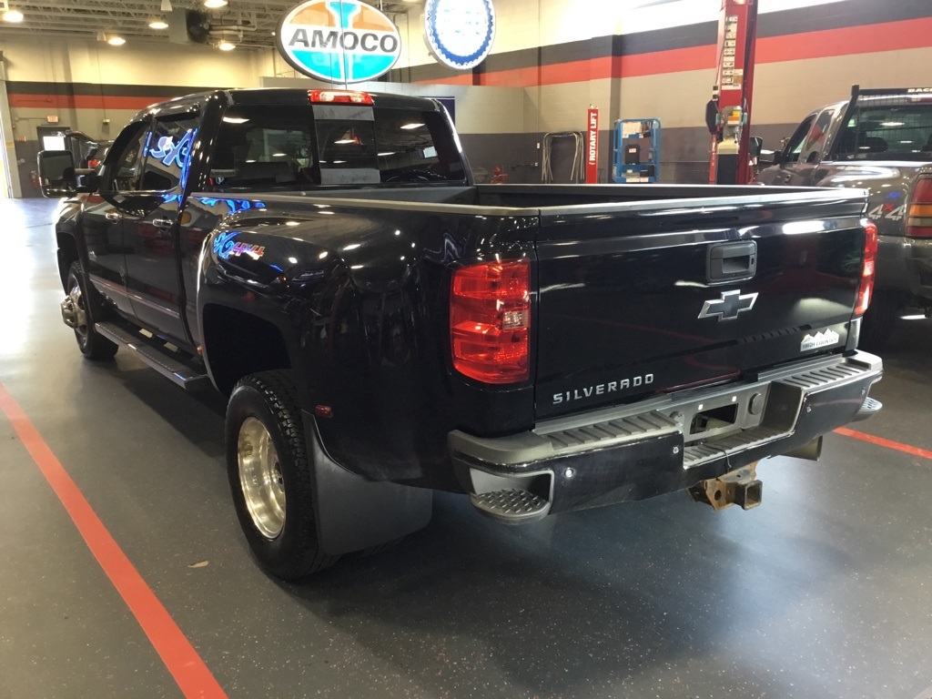 2016 Chevrolet Silverado 3500HD High Country photo 2