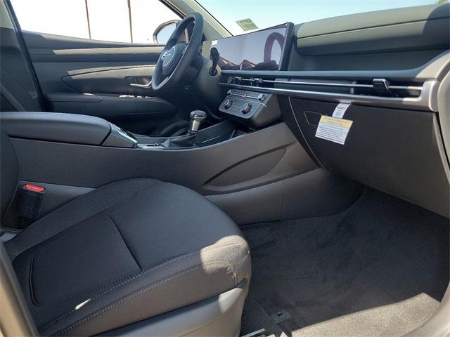 2025 Hyundai Tucson SE photo 14