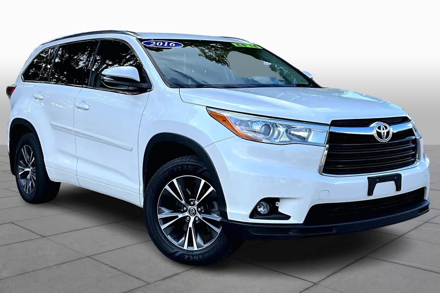 2016 Toyota Highlander XLE photo 2