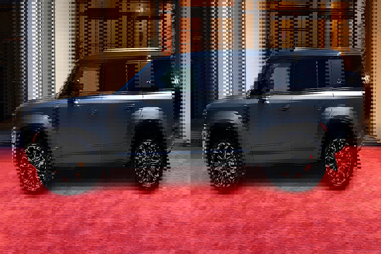 2025 Land Rover Defender 110 photo 2
