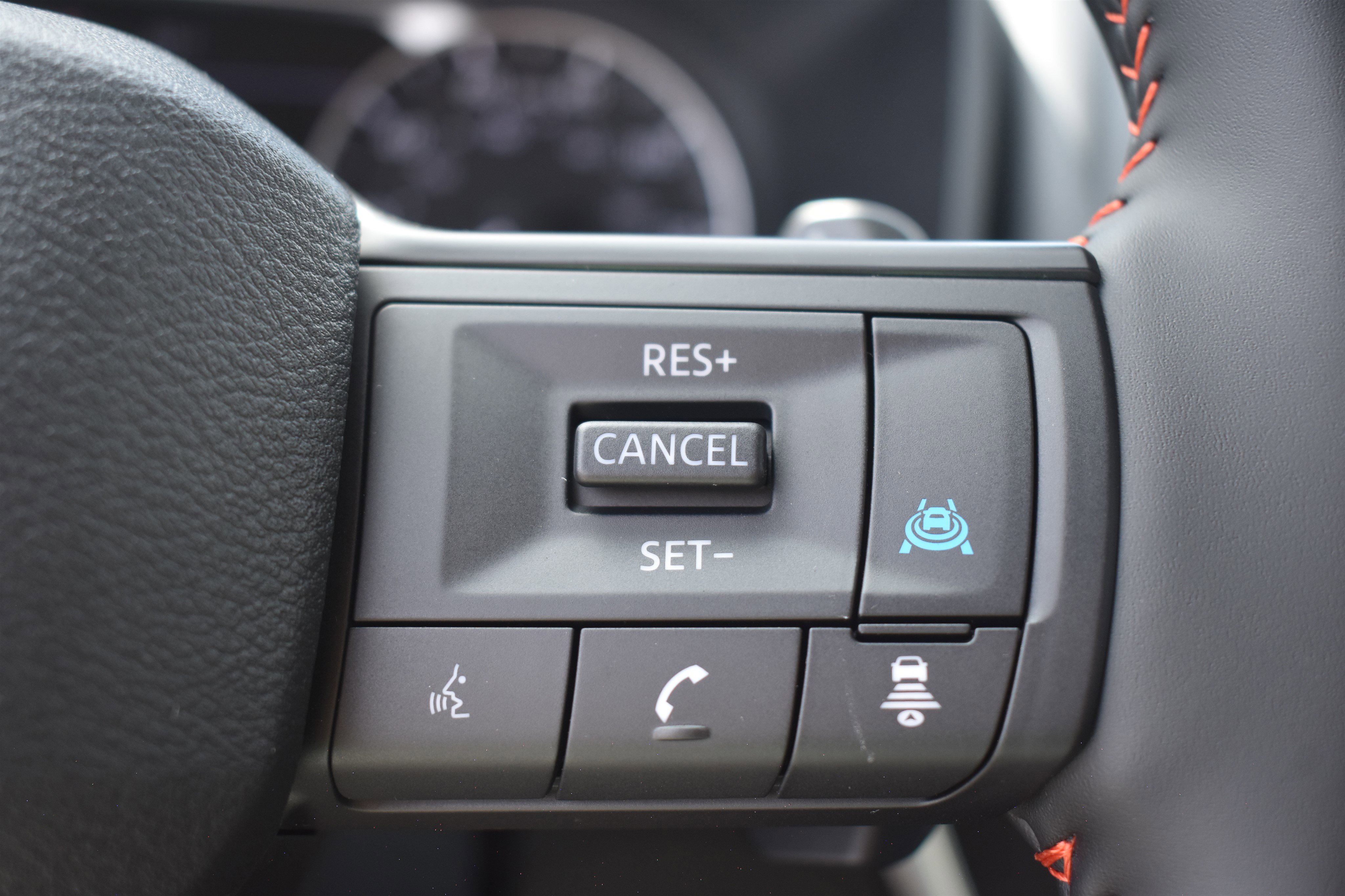 2026 Nissan Rogue SV photo 8