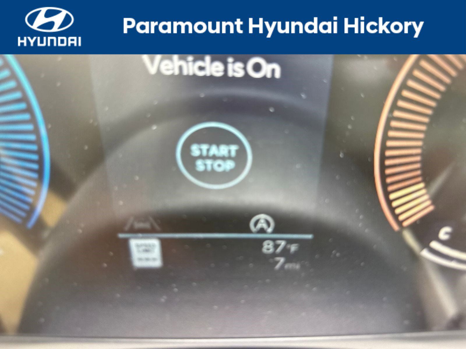 2025 Hyundai Tucson SE photo 3