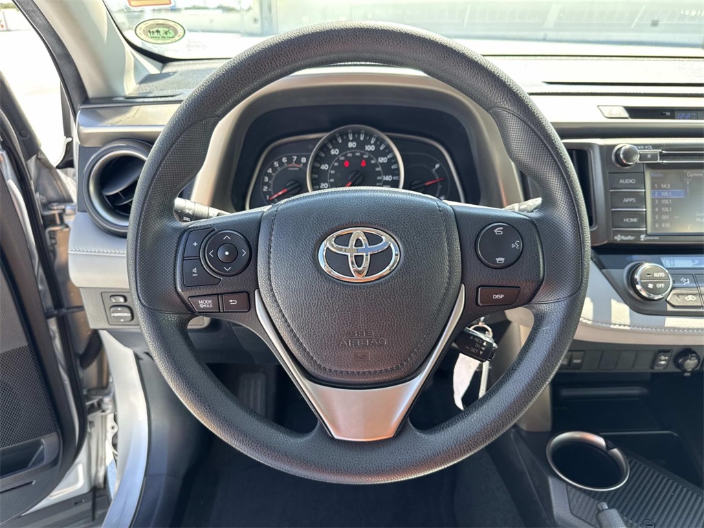2015 Toyota RAV4 XLE photo 19
