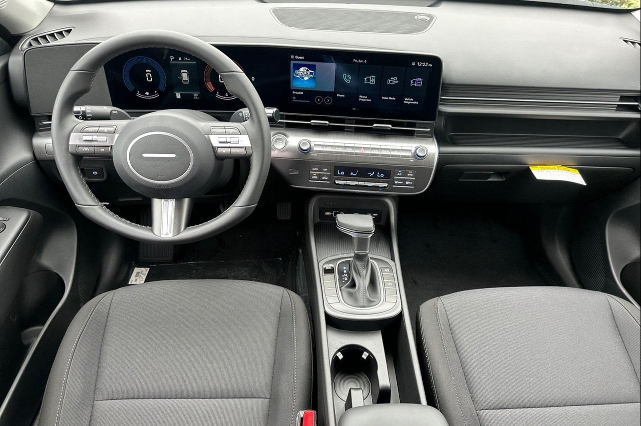 2025 Hyundai Kona SEL photo 15
