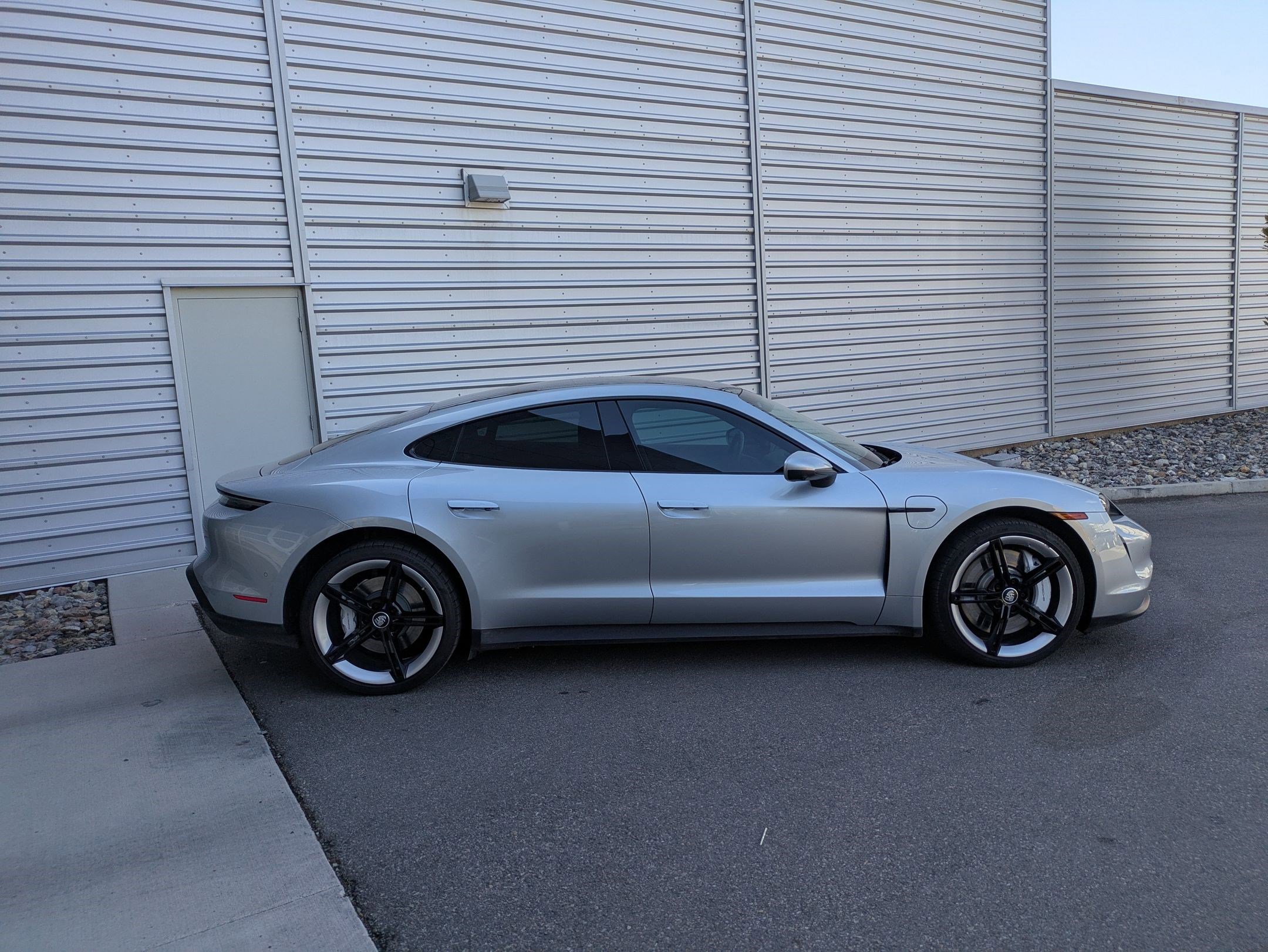 2022 Porsche Taycan 4S photo 6