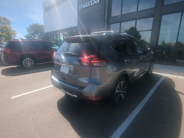 2018 Nissan Rogue SL photo 2