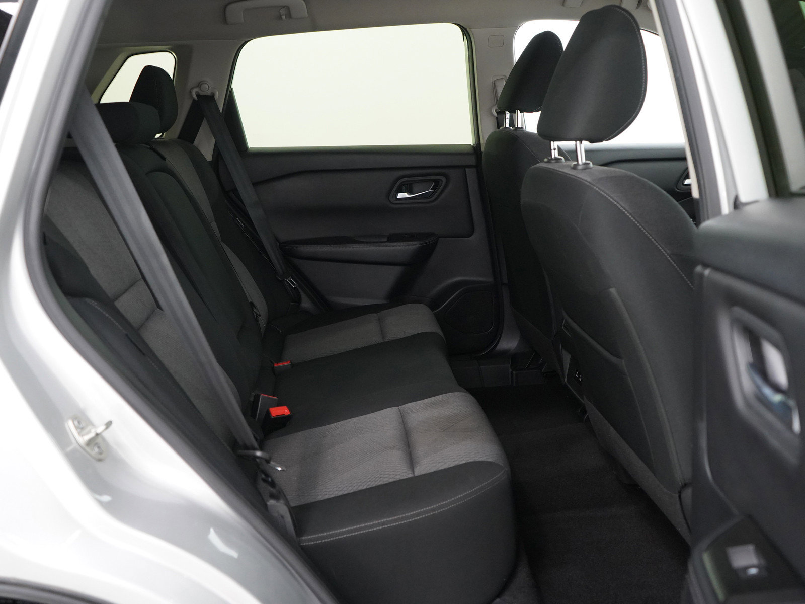 2024 Nissan Rogue SV photo 12