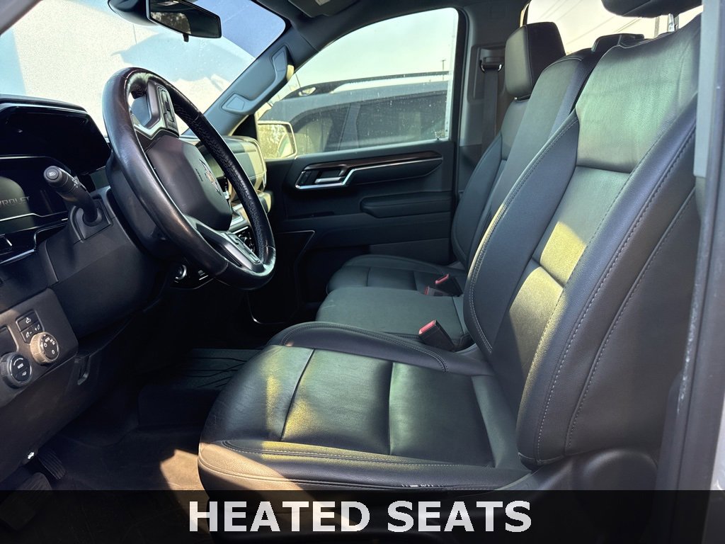 2022 Chevrolet Silverado 1500 LT photo 2