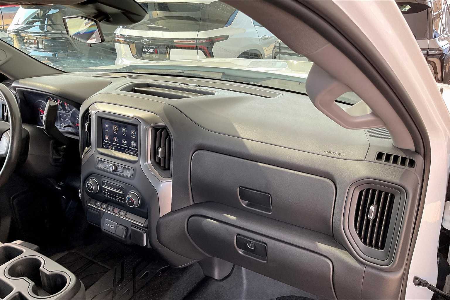 2024 Chevrolet Silverado 1500 Custom photo 16