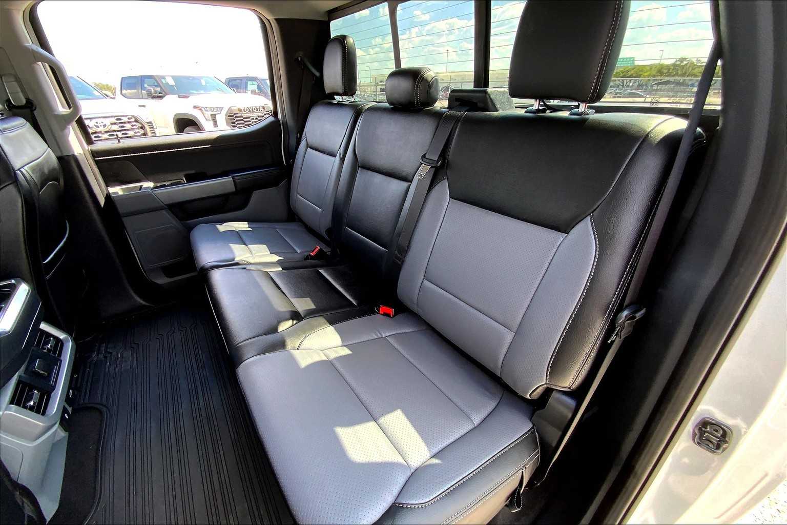 2024 Ford F-150 XLT photo 19