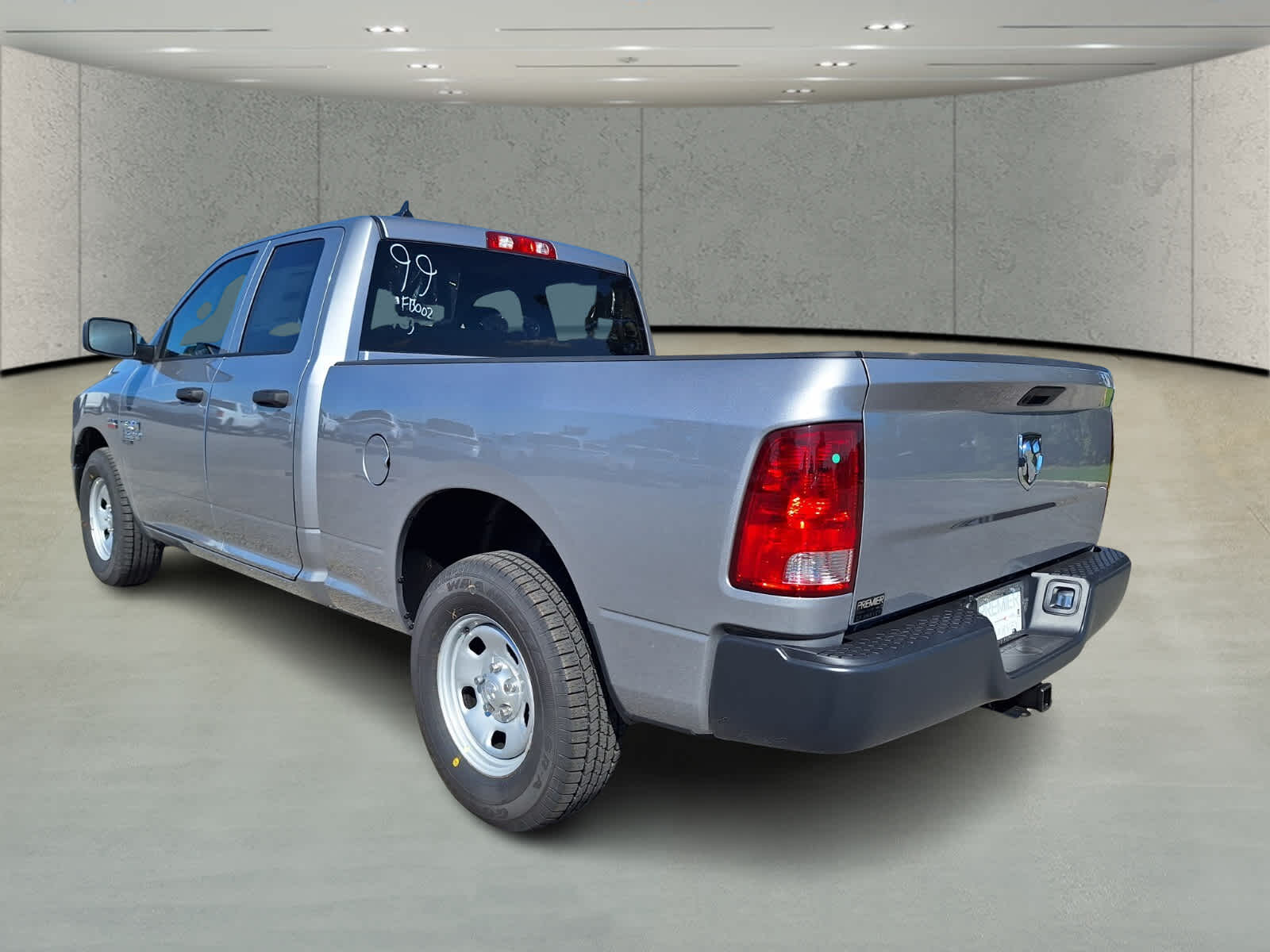 2024 Ram 1500 Classic Tradesman photo 3