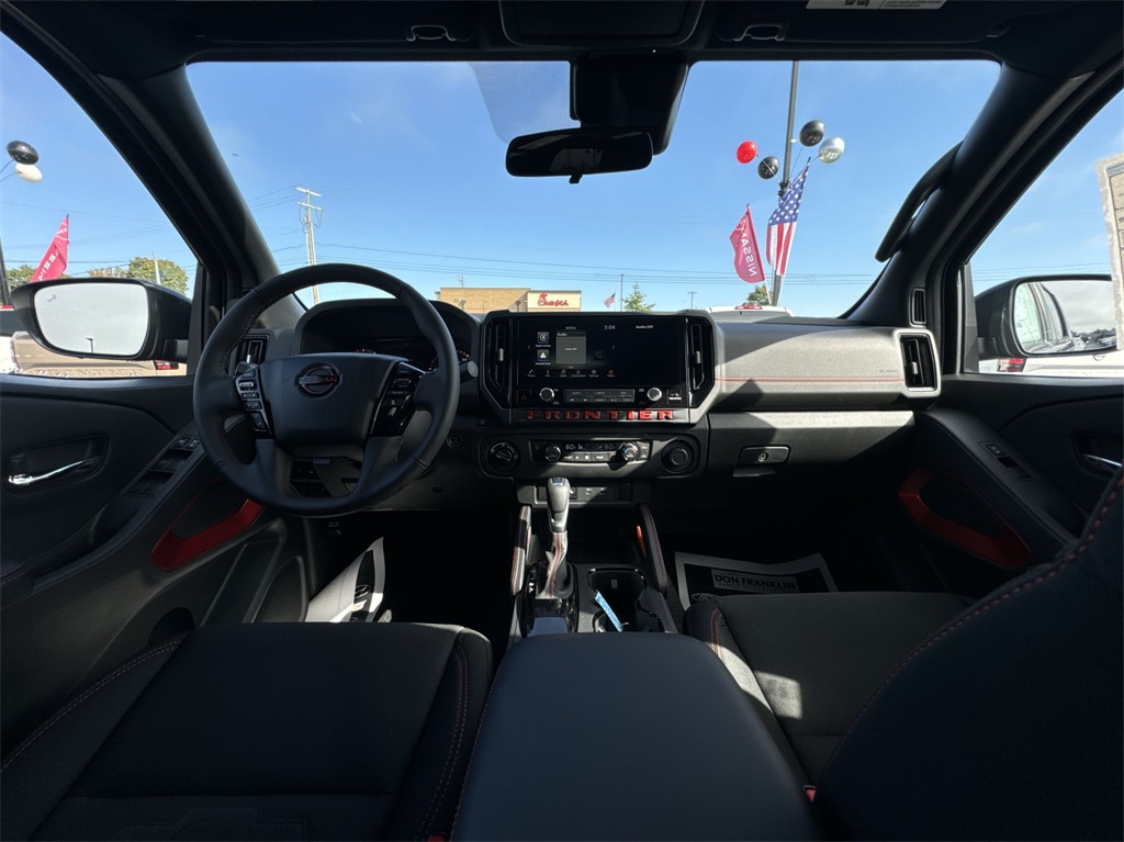 2025 Nissan Frontier PRO-4X photo 10