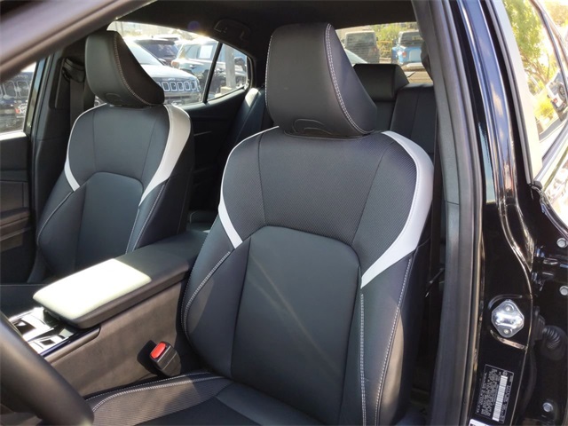 2025 Toyota Camry SE photo 14