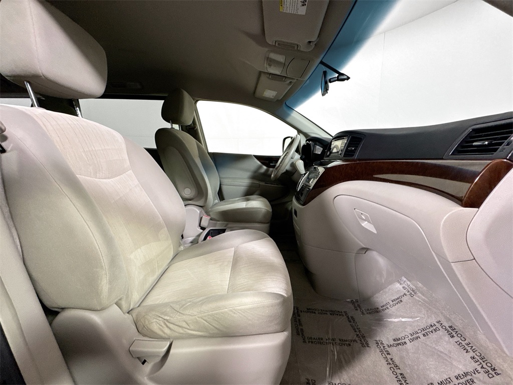 2012 Nissan Quest SV photo 9