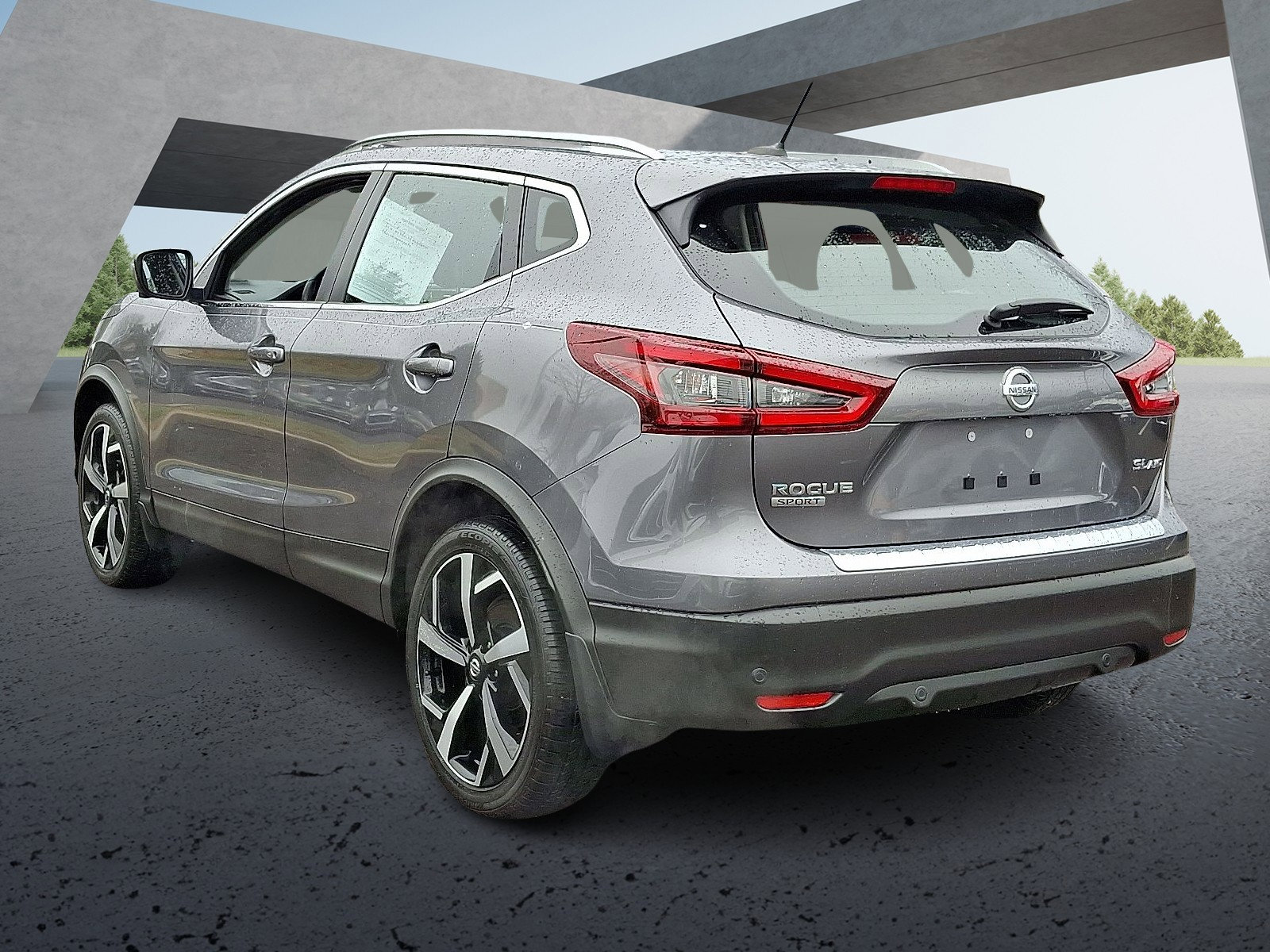 2022 Nissan Rogue Sport SL photo 2