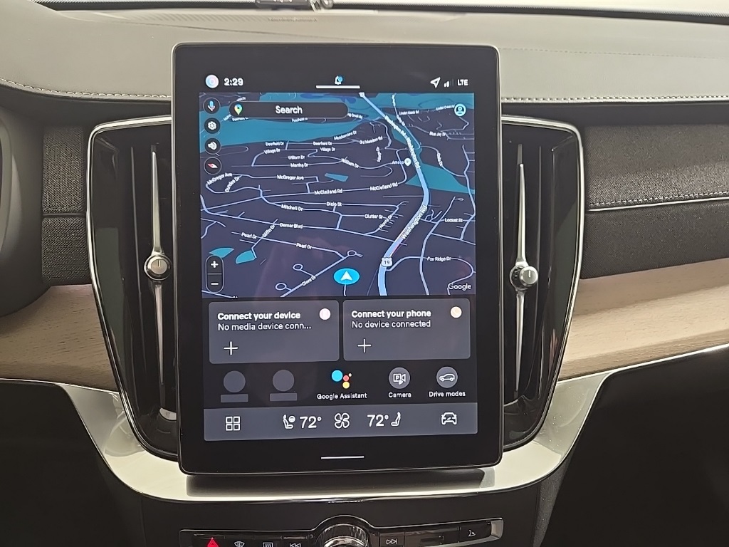 2026 Volvo XC90 Plus photo 16