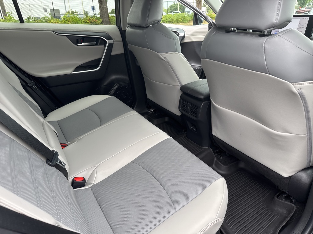 2023 Toyota RAV4 Hybrid Limited photo 23