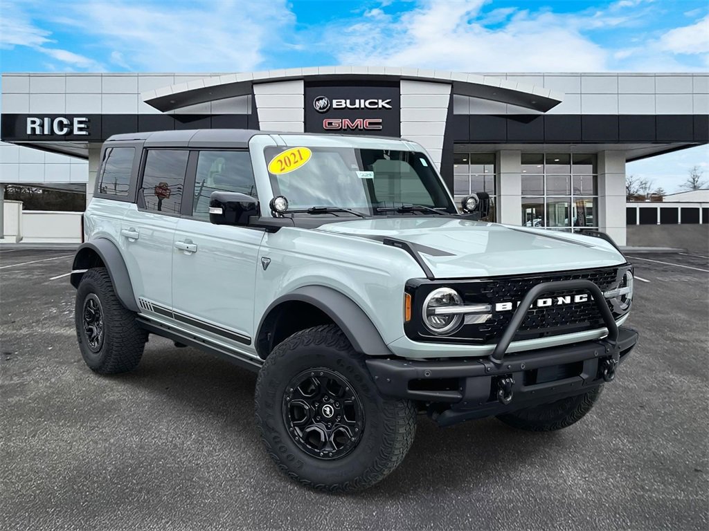2021 Ford Bronco 4-Door First Edition's photo