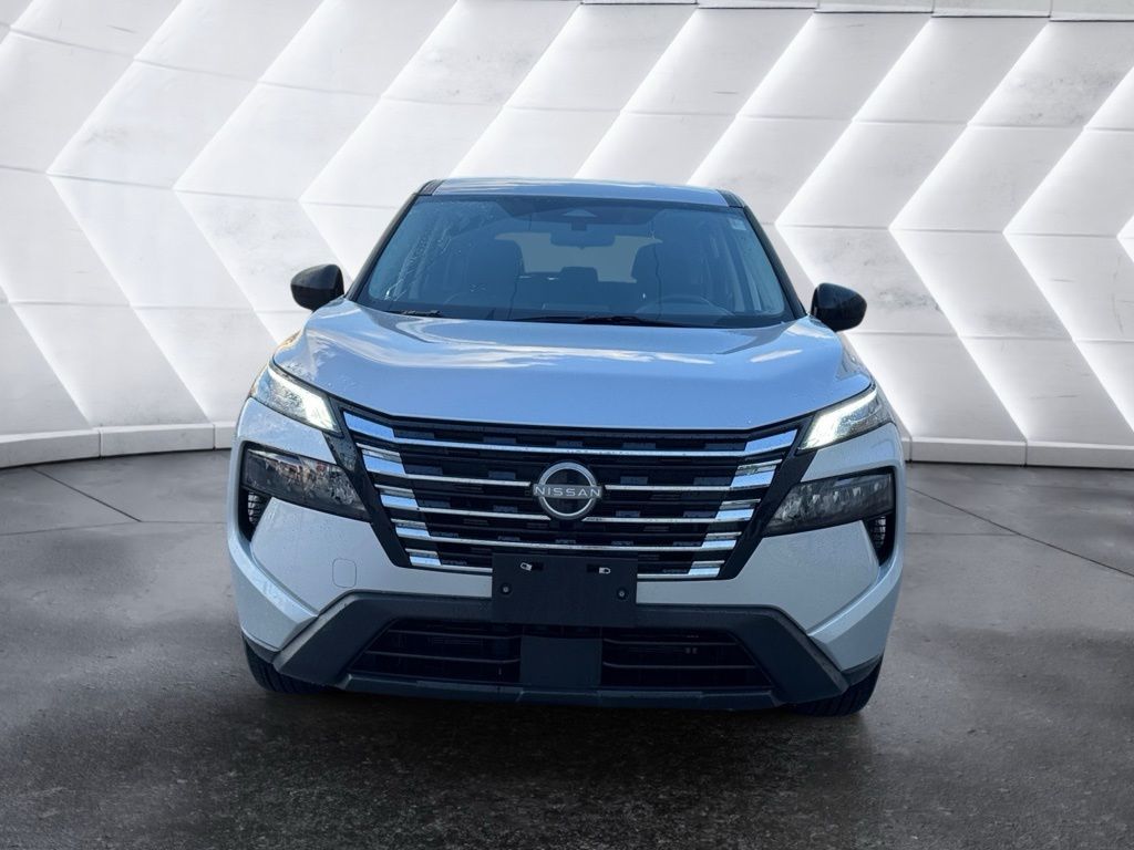 2025 Nissan Rogue S photo 2