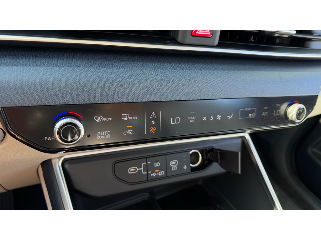 2026 Kia Carnival EX photo 16