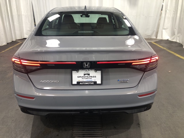 2024 Honda Accord Hybrid Touring photo 4