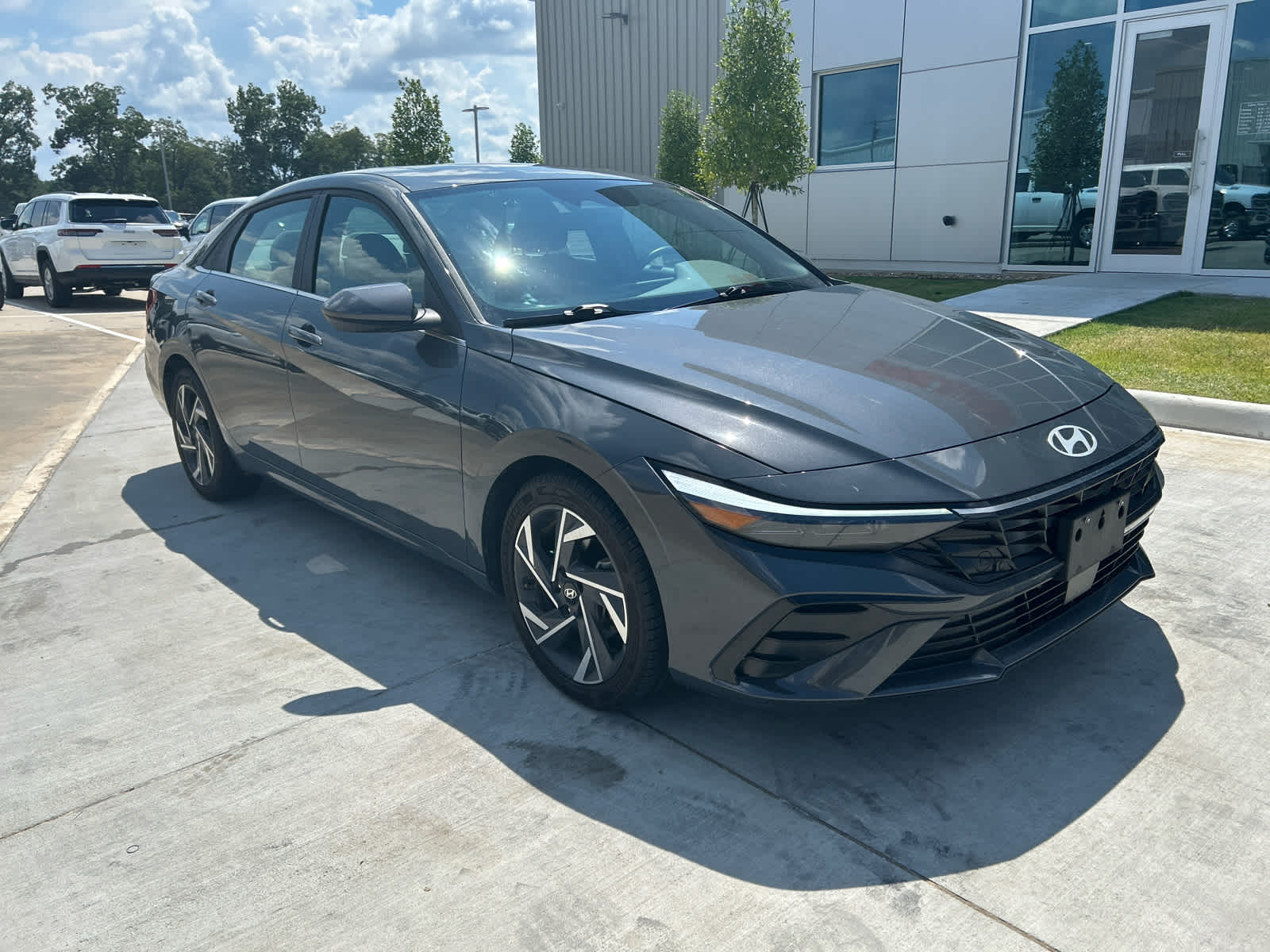 2025 Hyundai Elantra SEL Convenience photo 2