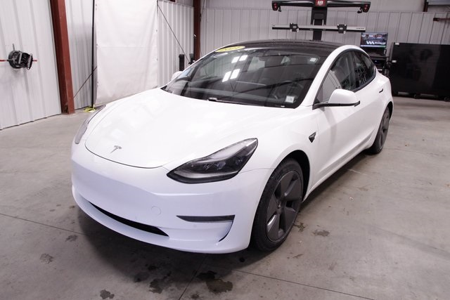 2021 Tesla Model 3 Base's photo