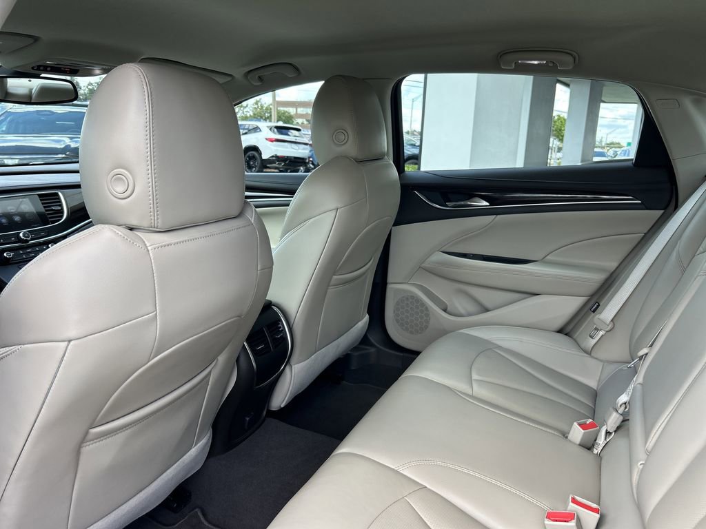 2017 Buick LaCrosse Essence photo 16