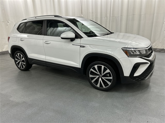 2022 Volkswagen Taos SE's photo