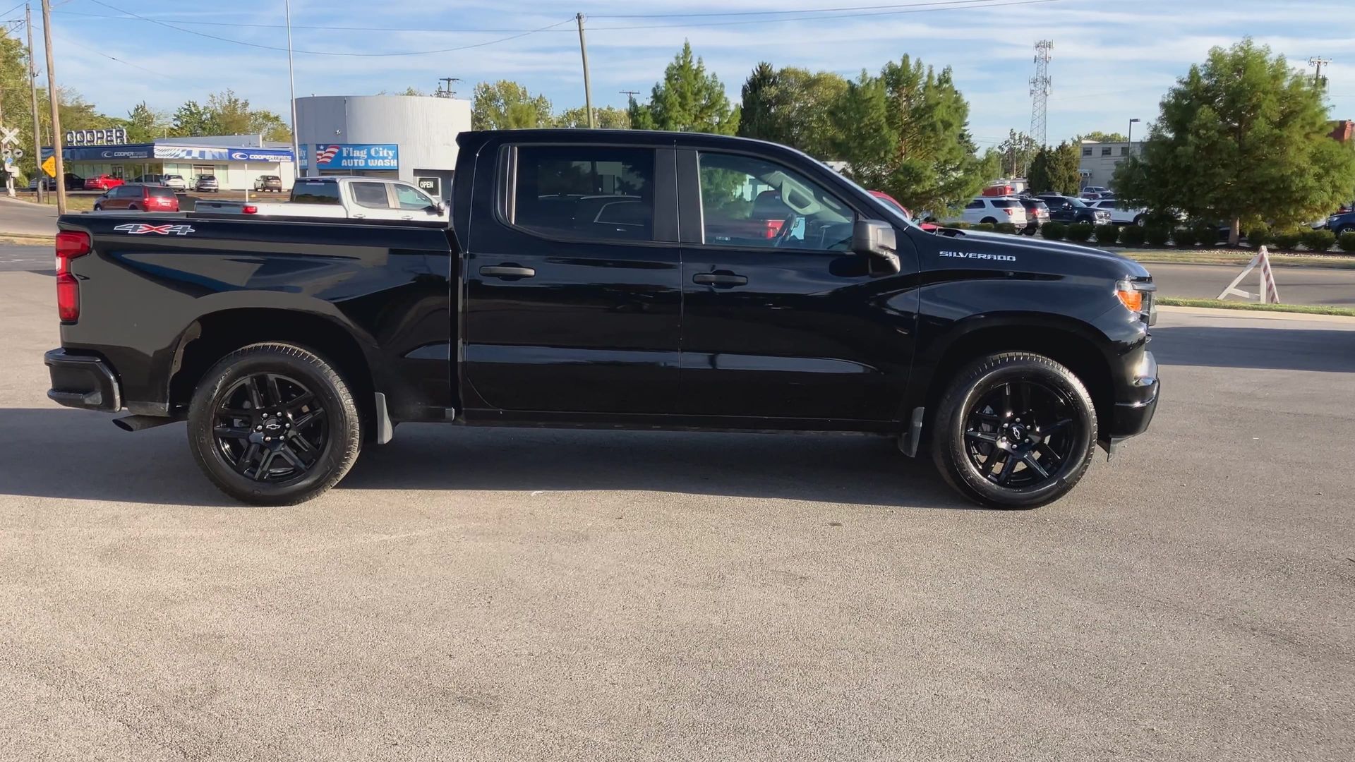 2023 Chevrolet Silverado 1500 Custom photo 30