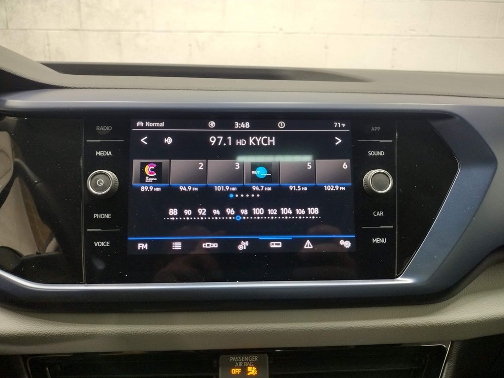 2023 Volkswagen Taos SE photo 25