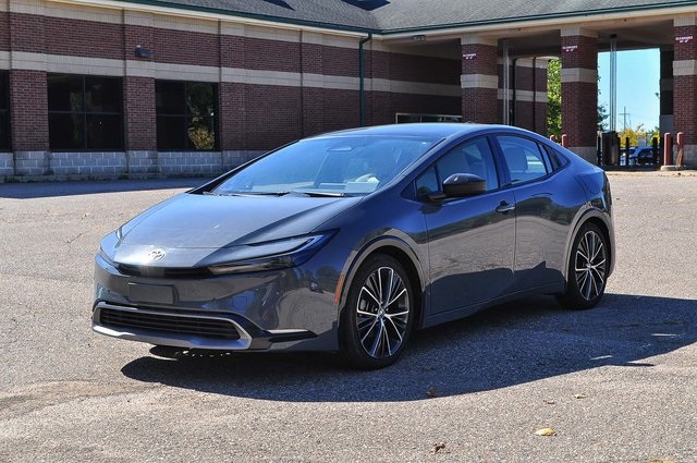 2023 Toyota Prius XLE photo 7