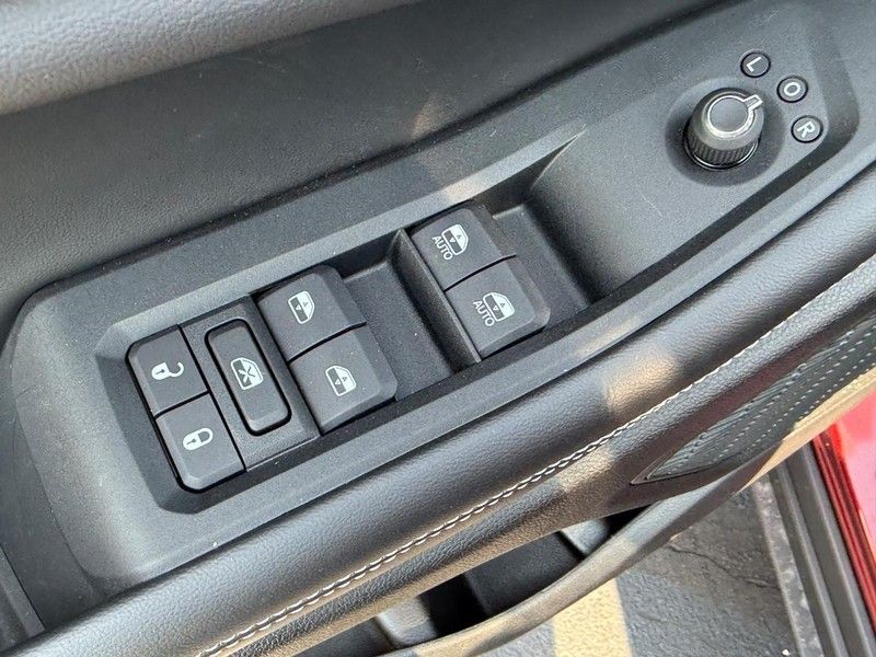 2025 Jeep Grand Cherokee Limited photo 8