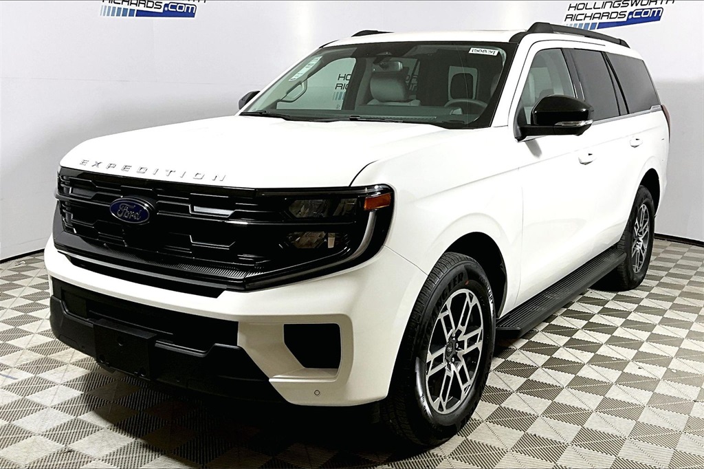 2025 Ford Expedition Active's photo
