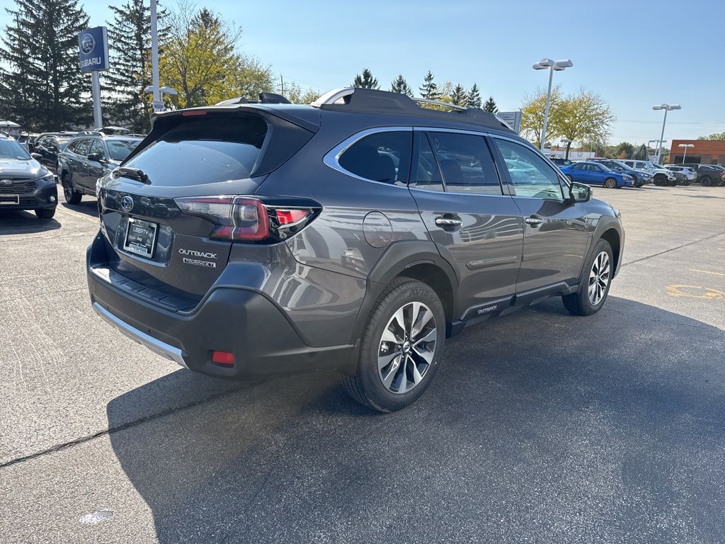2025 Subaru Outback Touring XT photo 3