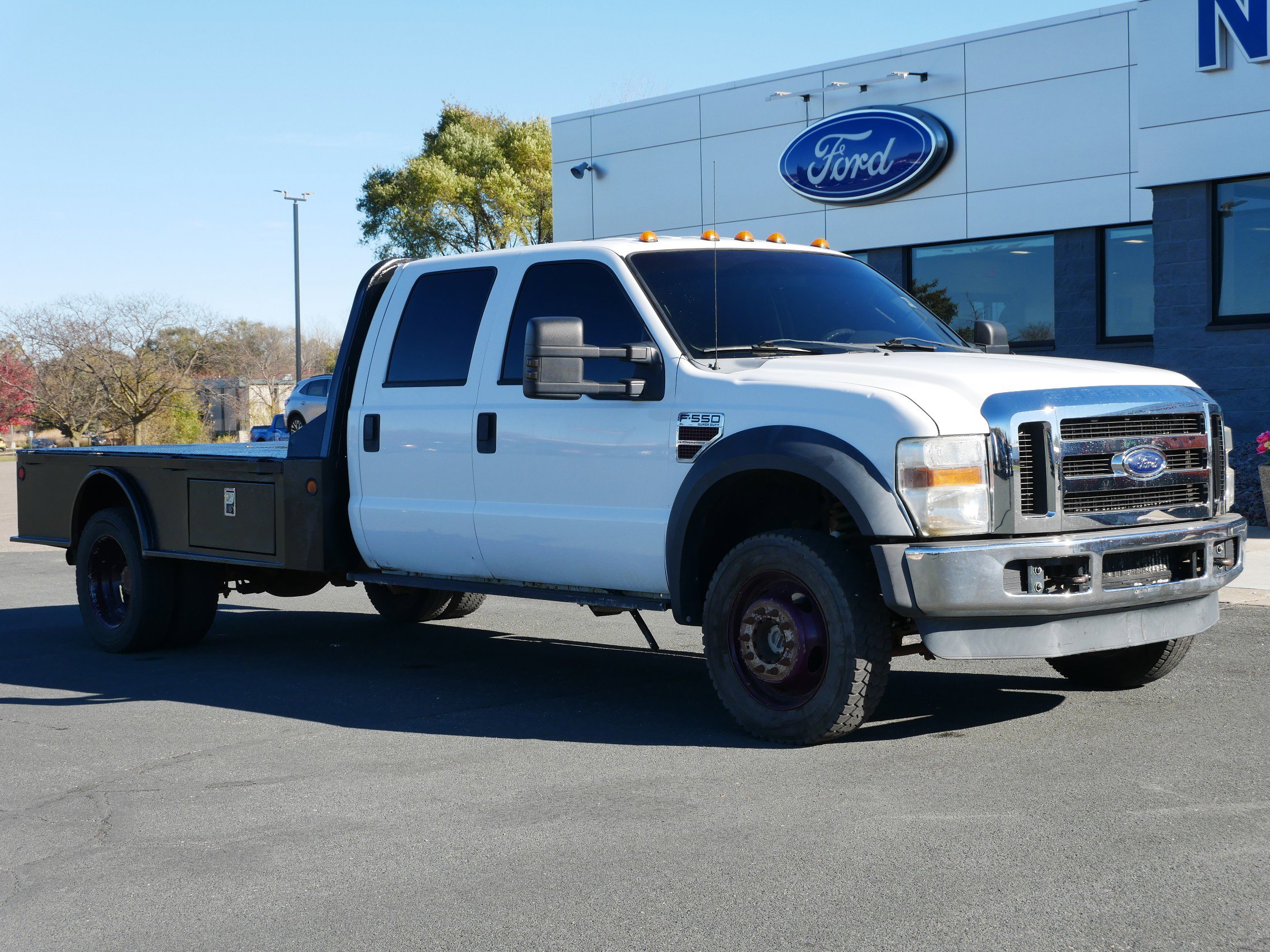 2009 Ford F-550 photo 2