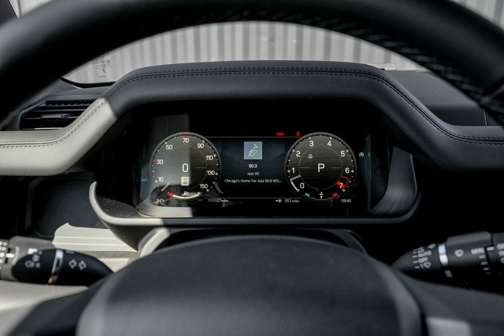 2025 Land Rover Defender 110 X-Dynamic SE photo 12