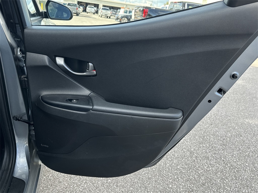 2021 Hyundai Veloster 2.0L Premium photo 28