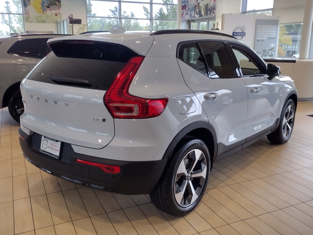 2026 VOLVO XC40 - Image 7