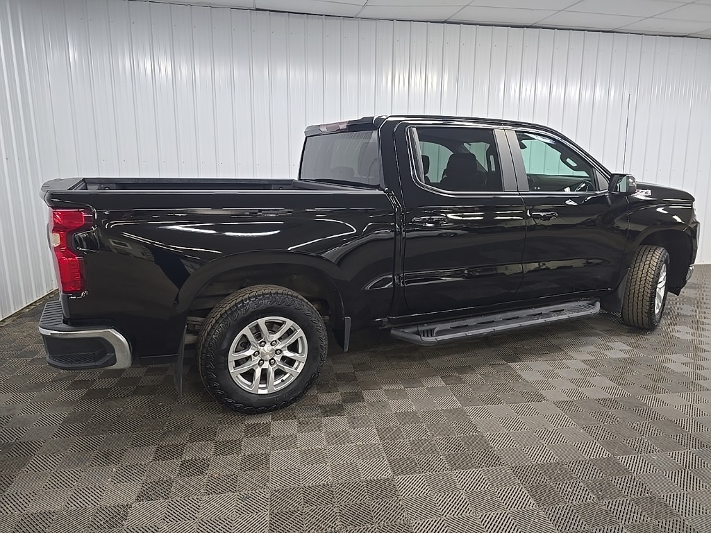 2020 Chevrolet Silverado 1500 LT photo 3
