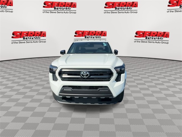 2025 Toyota Tacoma SR XtraCab photo 4