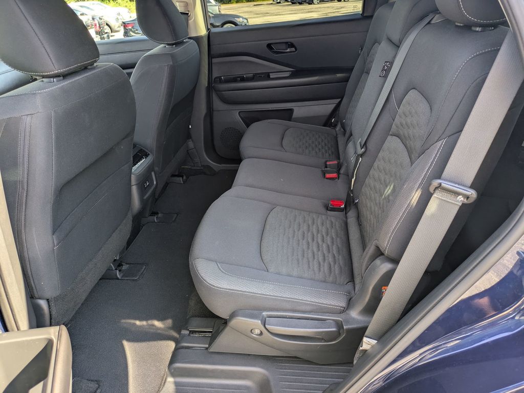2024 Nissan Pathfinder SV photo 20